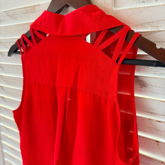 Express | Portofino Shirt Sleeveless Cutout - Picture 4 of 6